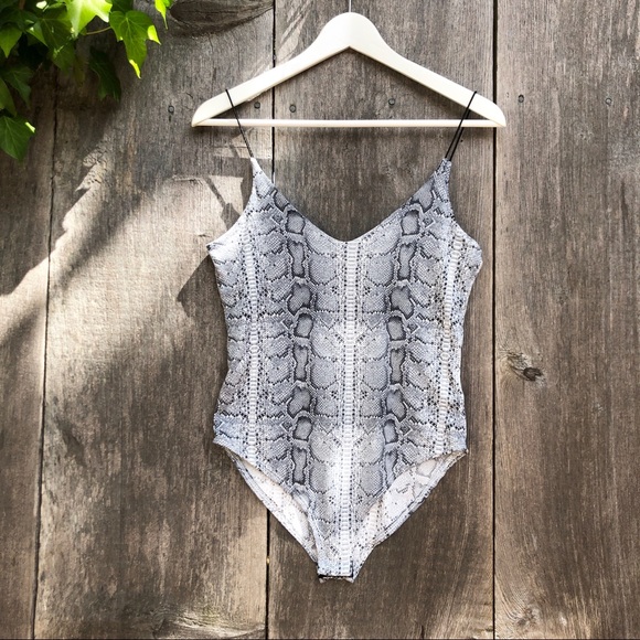 gaze Tops - NWT Gaze snakeskin spaghetti strap bodysuit B34